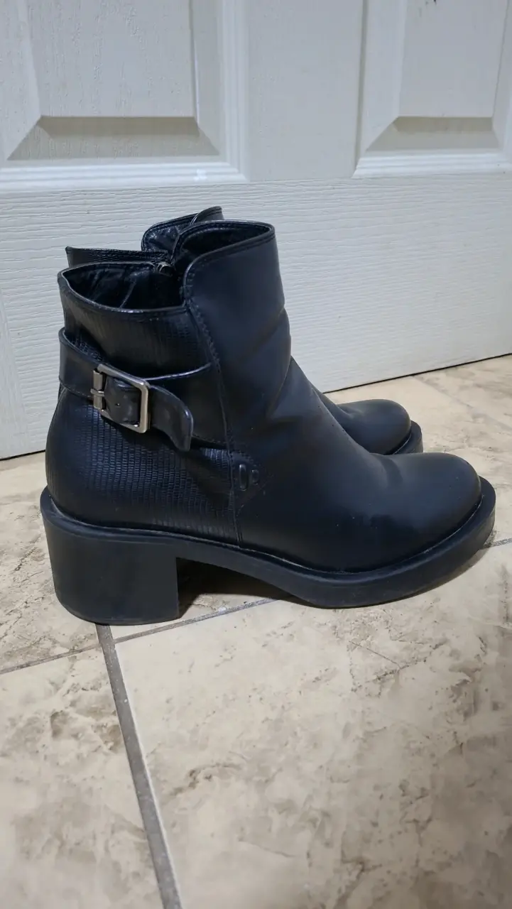 Botines de cuero negro con cierre lateral - 3