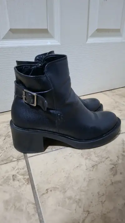 Botines de cuero negro con cierre lateral - miniatura 3