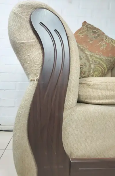Juego sillones beige con detalles de madera - miniatura 4