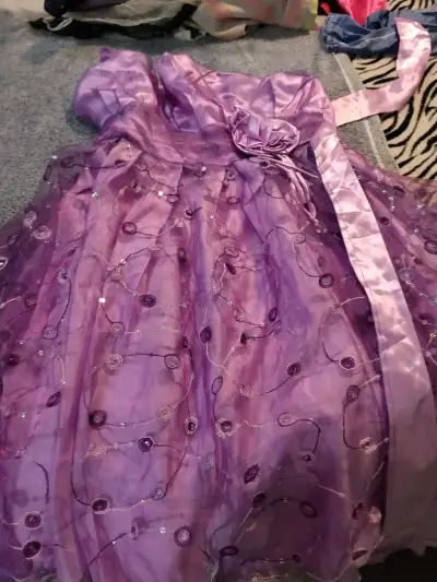 Vestido de encaje blanco y negro para niña - miniatura 2