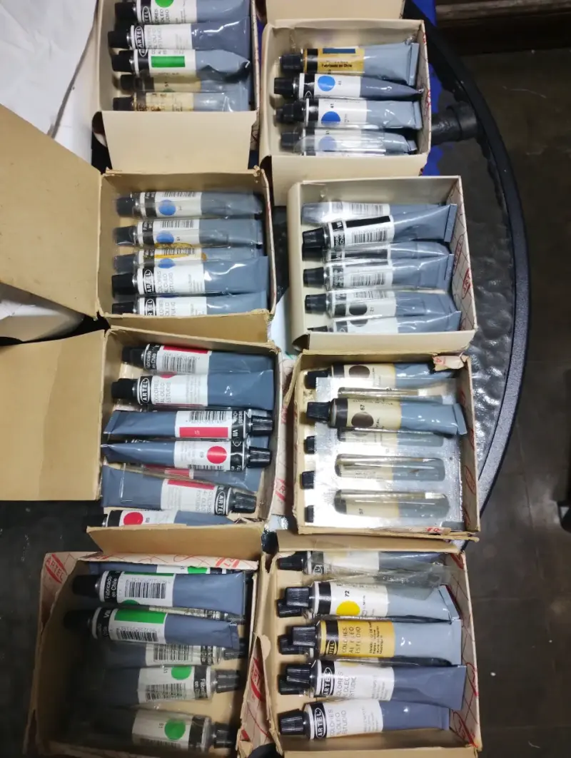 Lote de tubos acrílicos marca Artel ,sellados - 1
