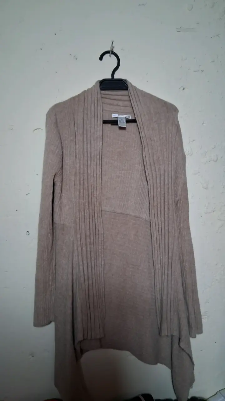 Cardigan de lana beige para mujer - 1