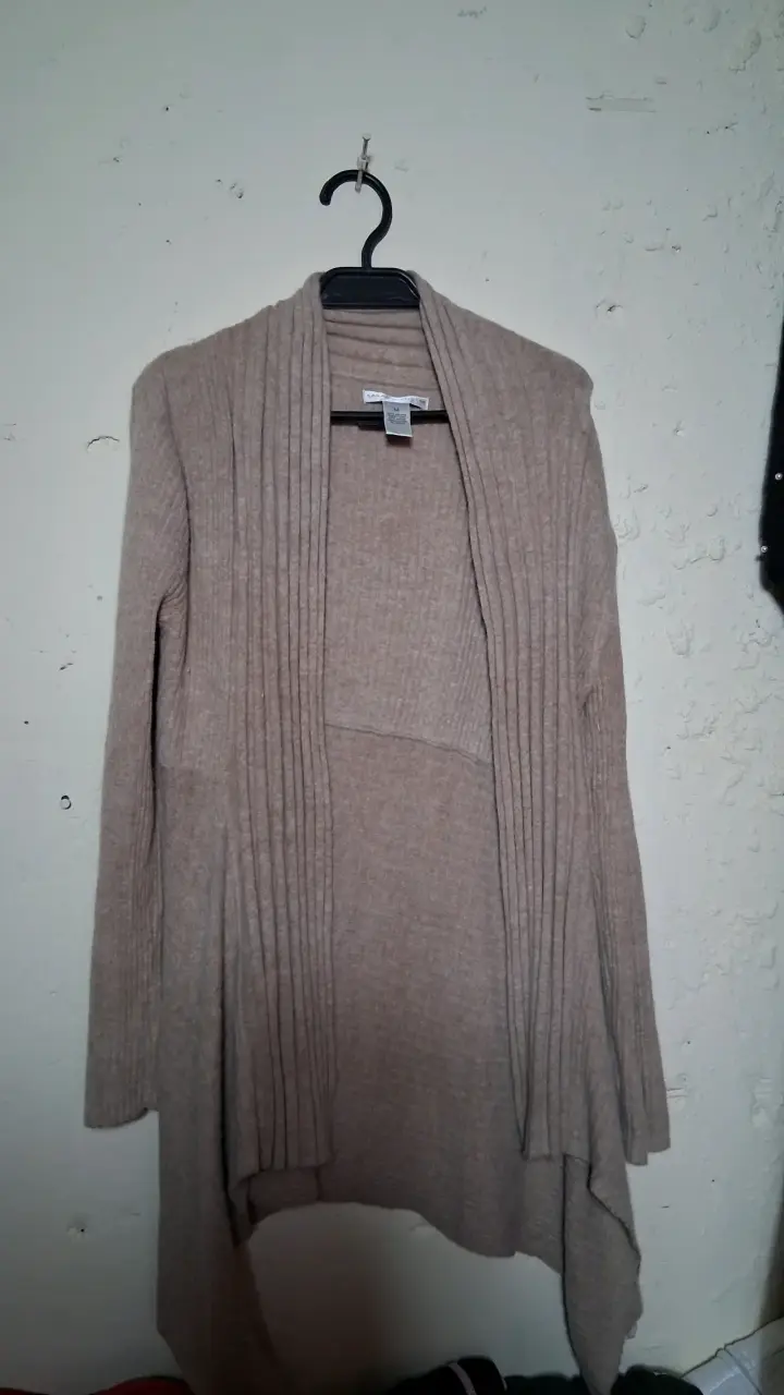 Cardigan de lana beige para mujer - 4