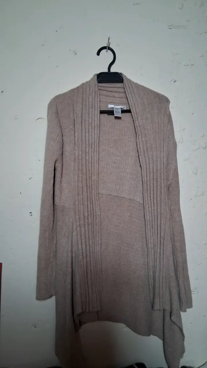 Cardigan de lana beige para mujer - 5