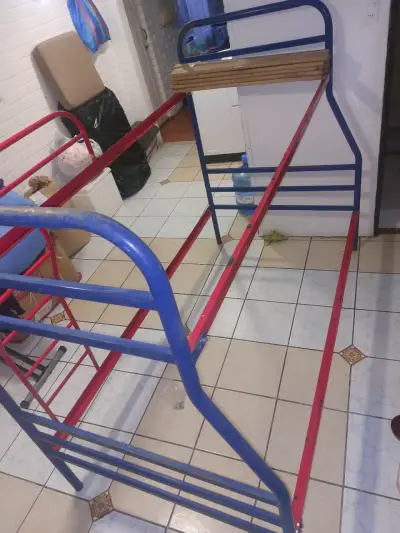 Estructura  camarote metálica azul y roja - miniatura 1