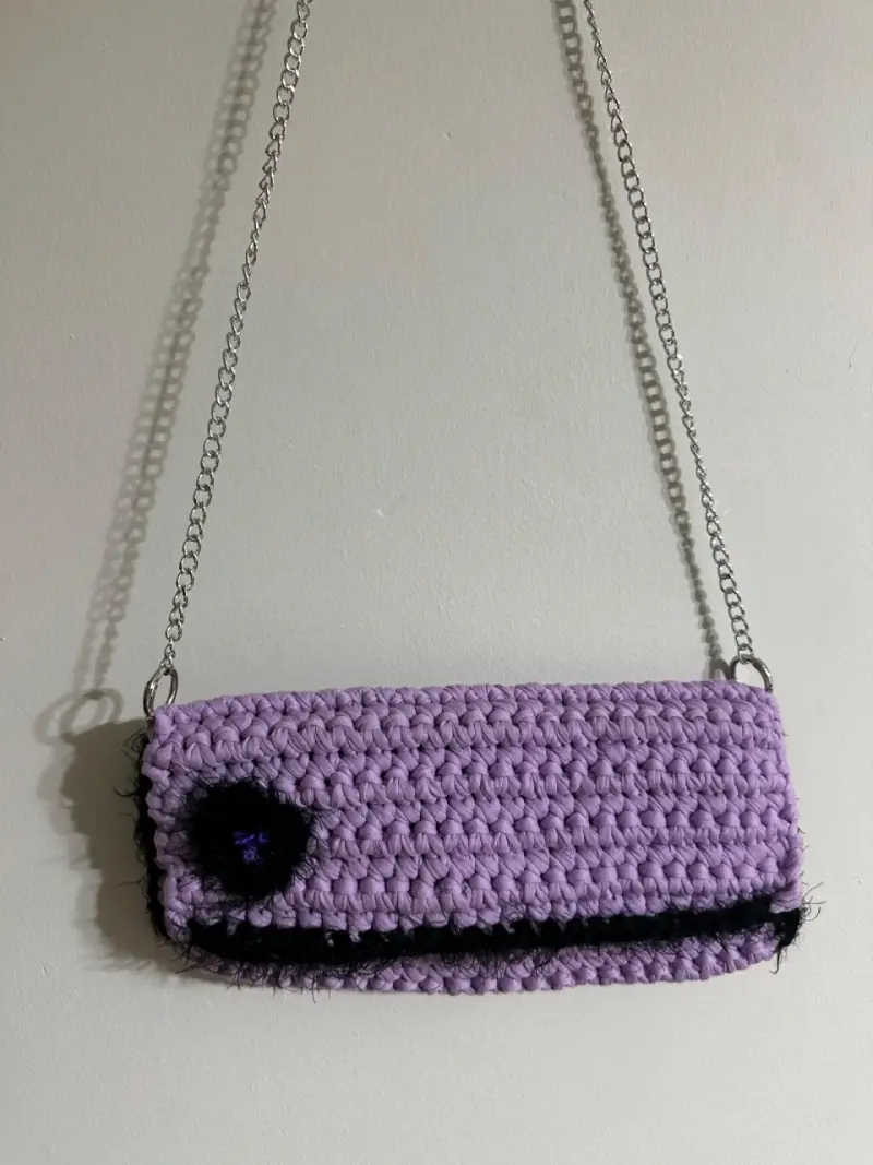 Cartera estilo clutch tejida a mano - 2