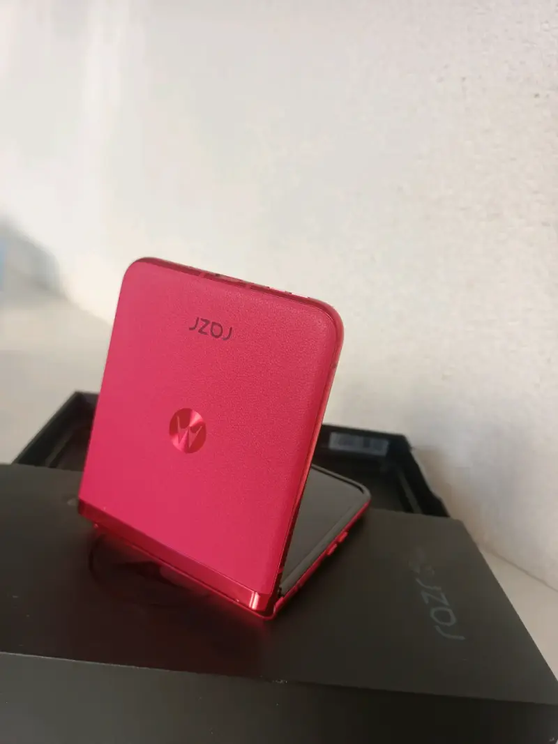 Motorola Razr 40 - 3