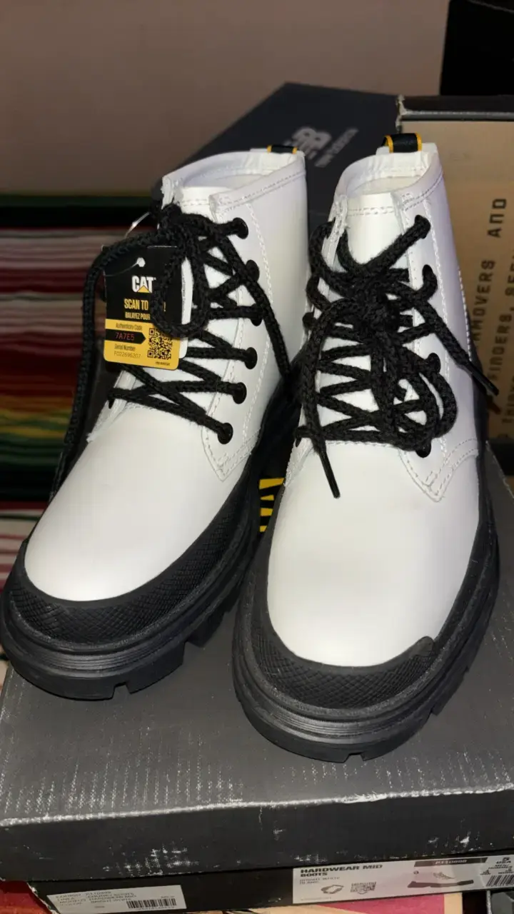 Botas blancas CAT de cuero con suela gruesa - 2