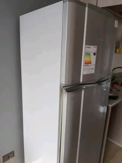 Refrigerador Mademsa de dos puertas - miniatura 2