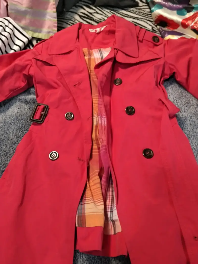 Abrigo rojo de mujer con cinturón - 1