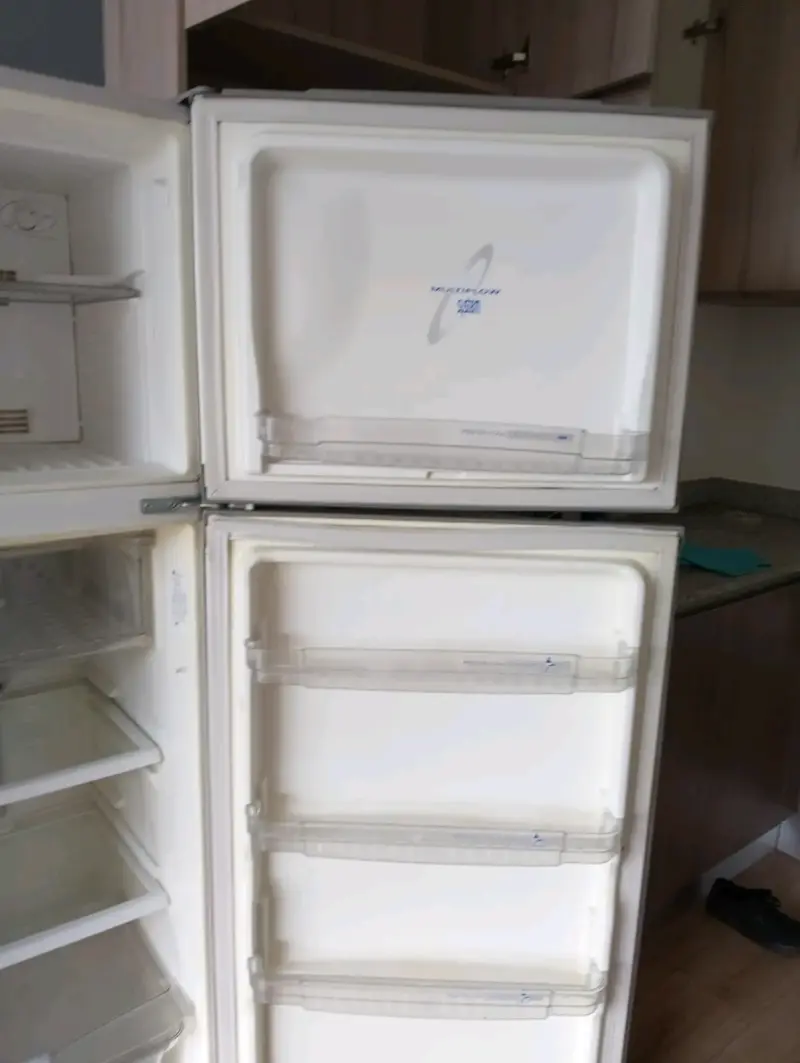 Refrigerador Mademsa de dos puertas - 3