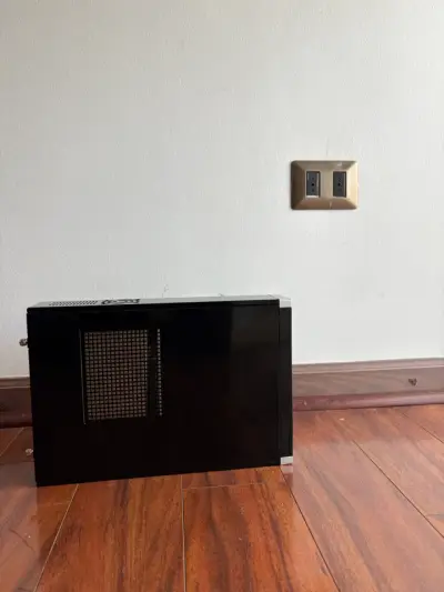 Gabinete Modecom Feel 302 para PC - miniatura 2