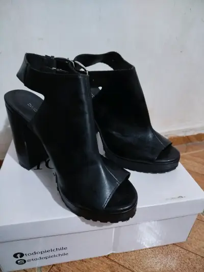Sandalias de tacón alto negras Todopiel - miniatura 1