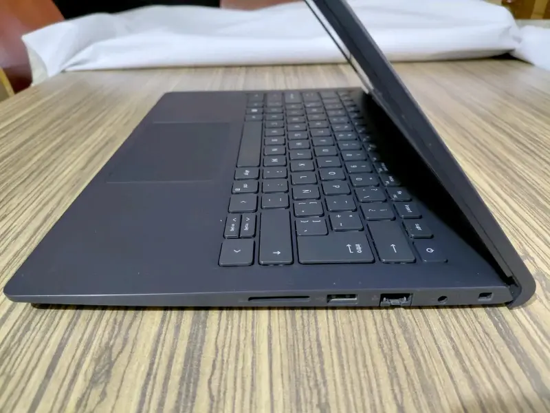 Notebook Dell Core i5 Generación 11TH - 3