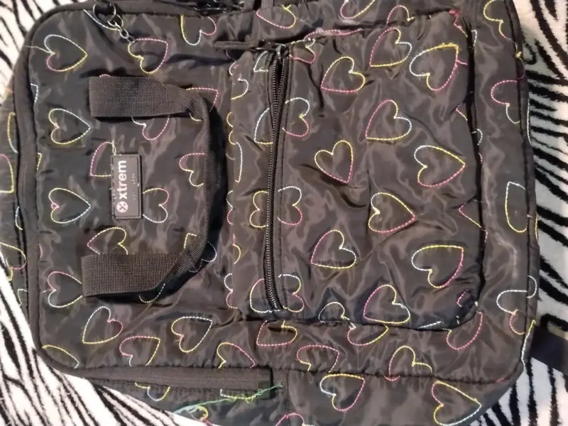 Conjunto infantil morado con calzas desgastados - 3