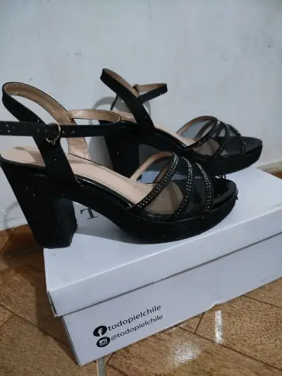Sandalias de tacón alto negras con brillo - miniatura 1