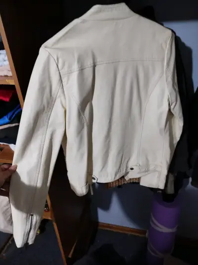 Chaqueta de cuero beige con cierre metálico - miniatura 3