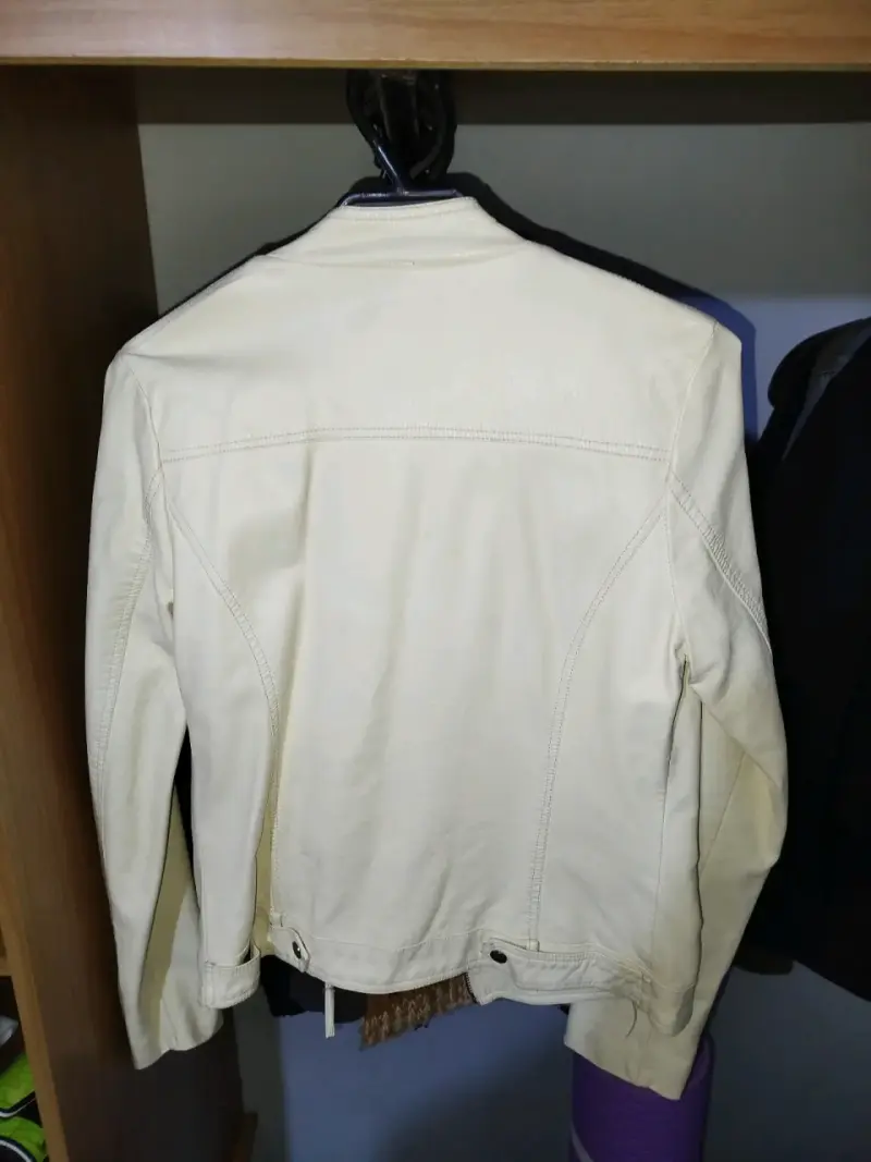 Chaqueta de cuero beige con cierre metálico - 4