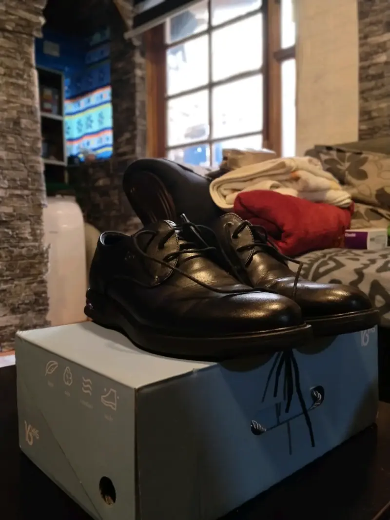 Zapatos formales de cuero negro para hombre - 1