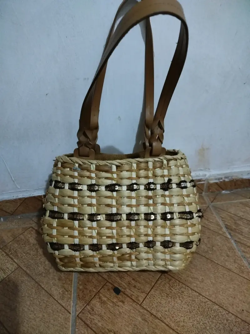 Bolso de mimbre con asas de cuero - 1