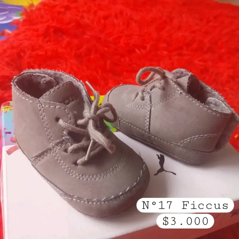 Zapatos de bebé Ficcús talla 17 gris