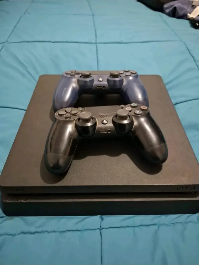 Consola PS4 capacidad 1 TB
