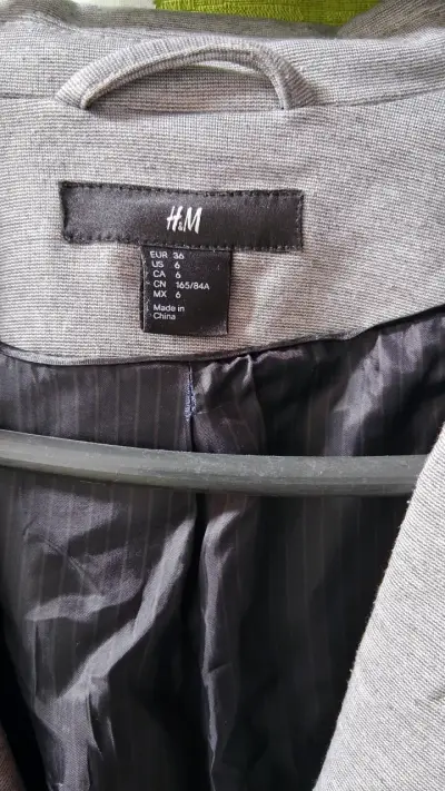 Blazer gris H&M elegante para mujer - miniatura 4