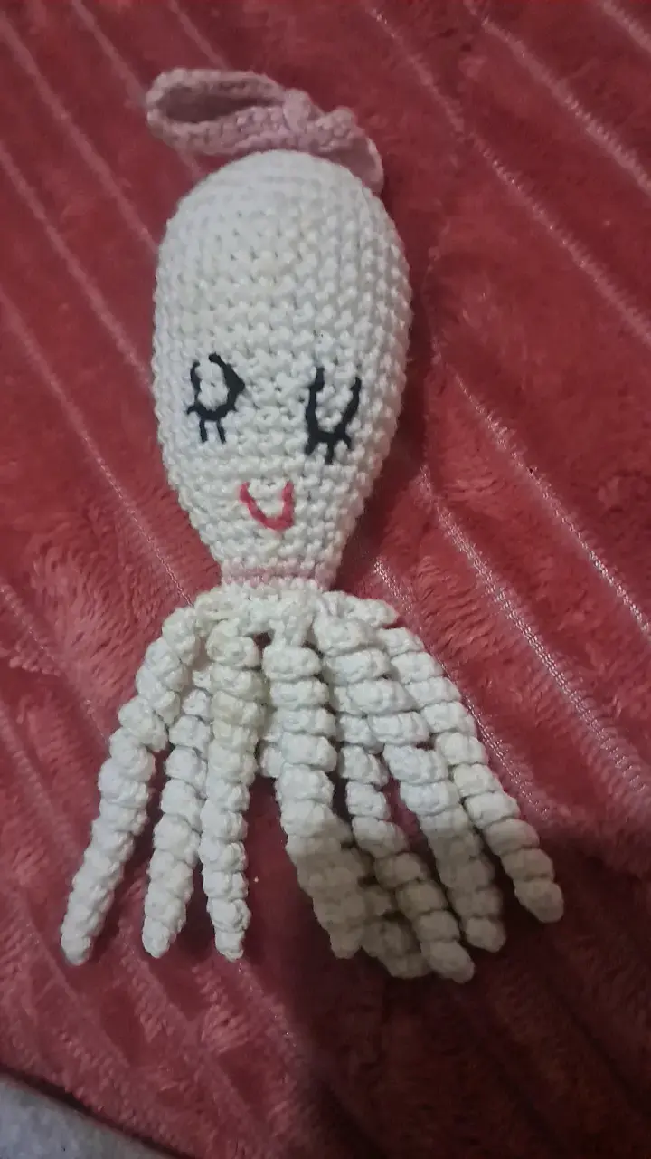Pulpo de crochet para bebé