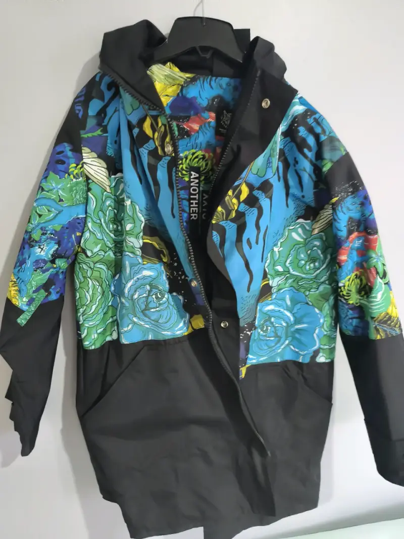 Chaqueta Semalangad con diseño tropical - 3