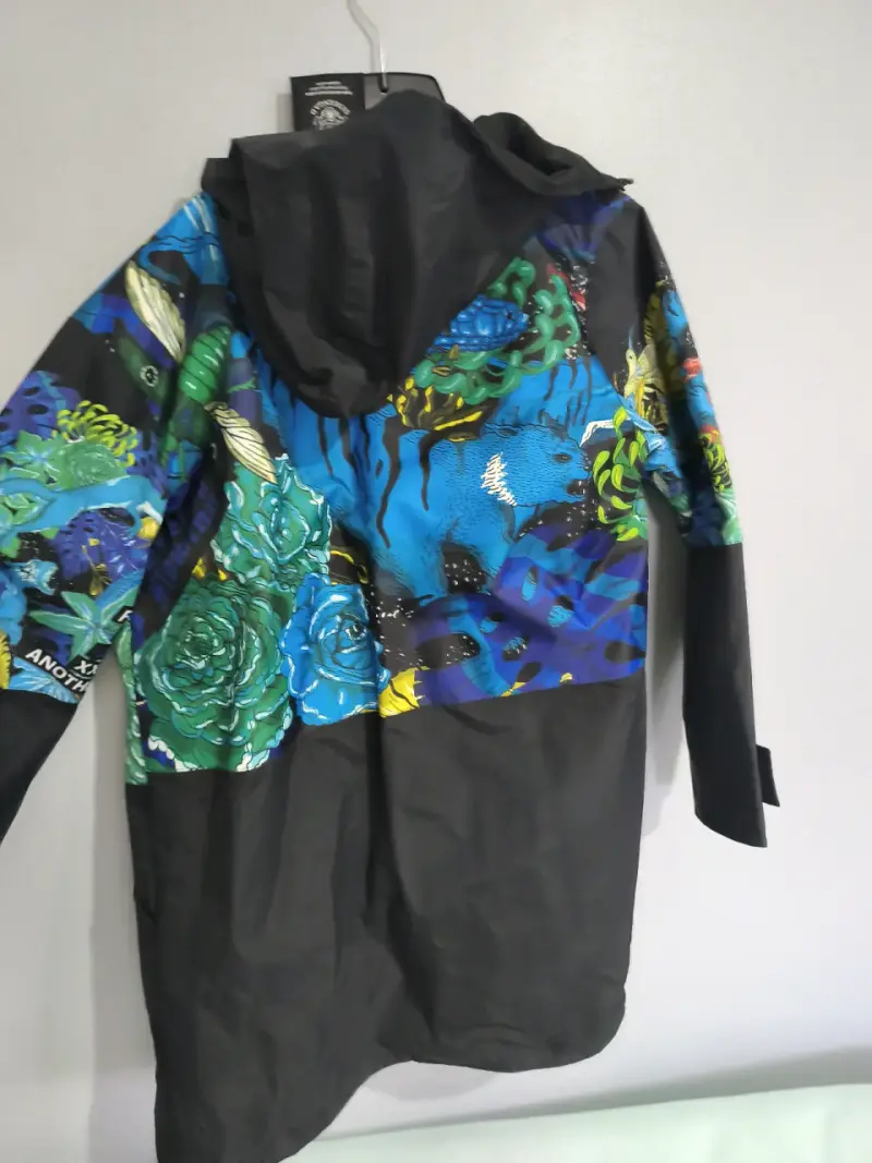 Chaqueta Semalangad con diseño tropical - 4