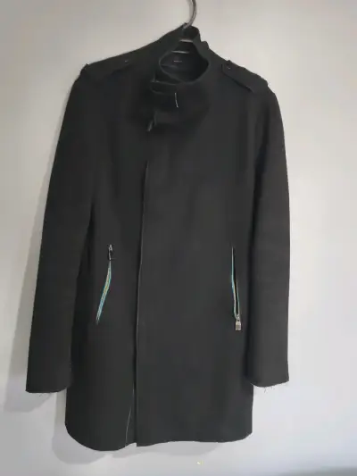 Abrigo negro con cierre y cuello alto Zara - miniatura 1