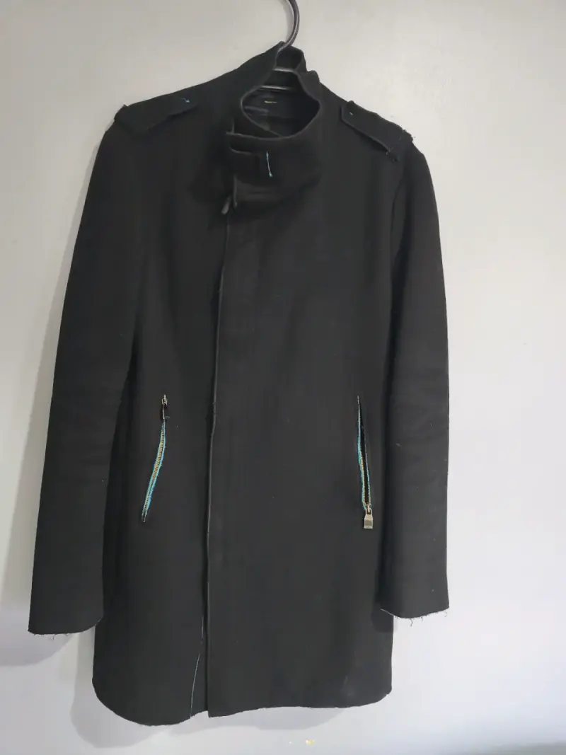 Abrigo negro con cierre y cuello alto Zara - 2