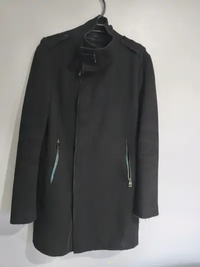 Abrigo negro con cierre y cuello alto Zara - miniatura 2