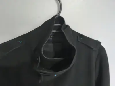 Abrigo negro con cierre y cuello alto Zara - miniatura 3