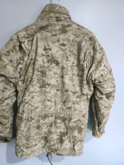 Chaqueta camuflada militar térmica original - miniatura 2