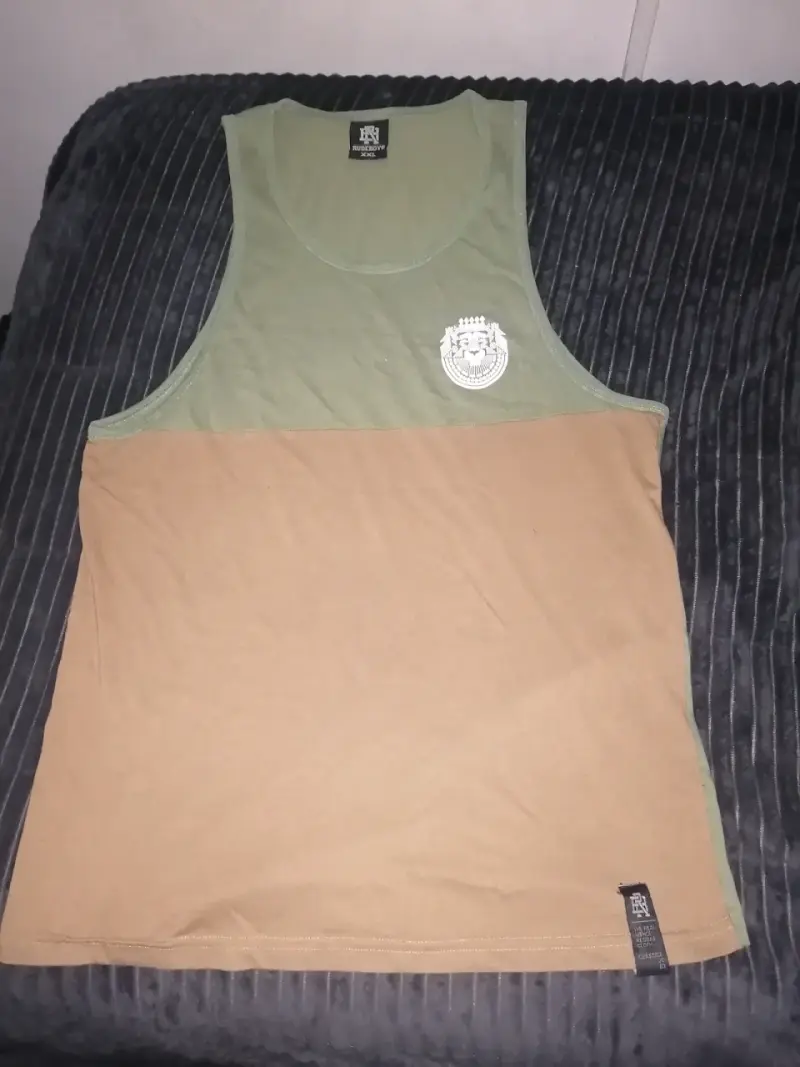 Polera sin mangas bicolor RudeBoys