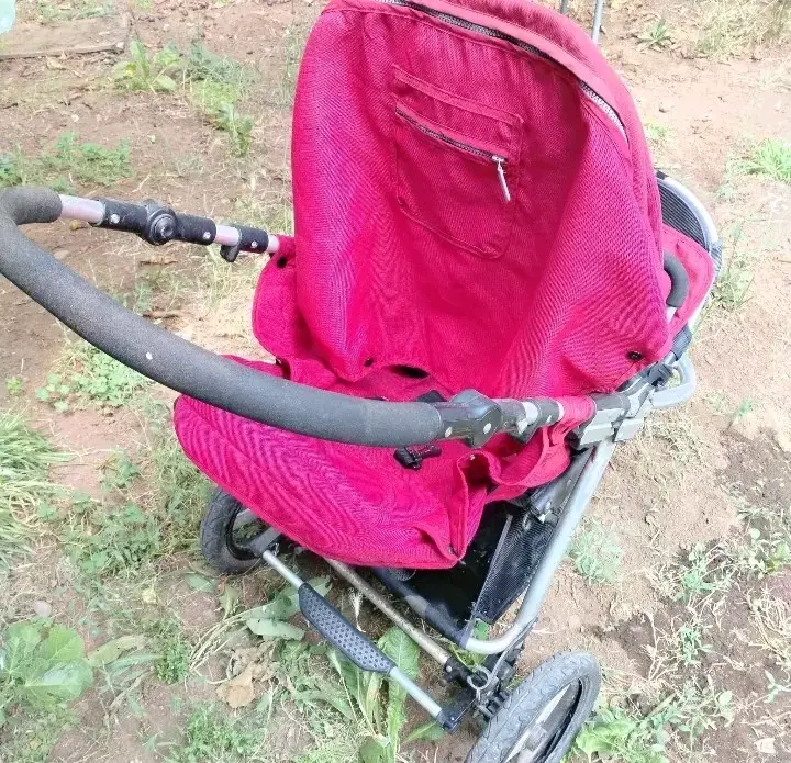 Coche de bebé rojo plegable - 3