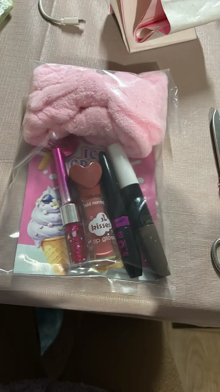 Set de maquillaje Kiss Beauty con diadema - 2