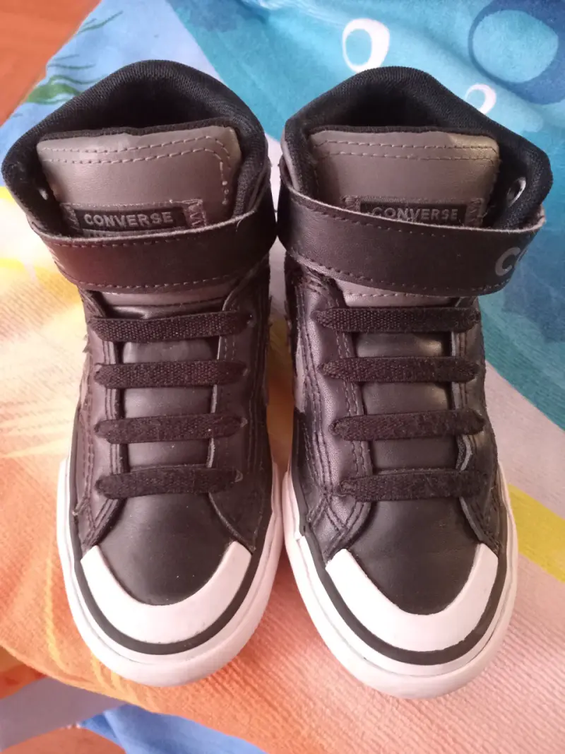 Zapatillas Converse negras para niños - 1