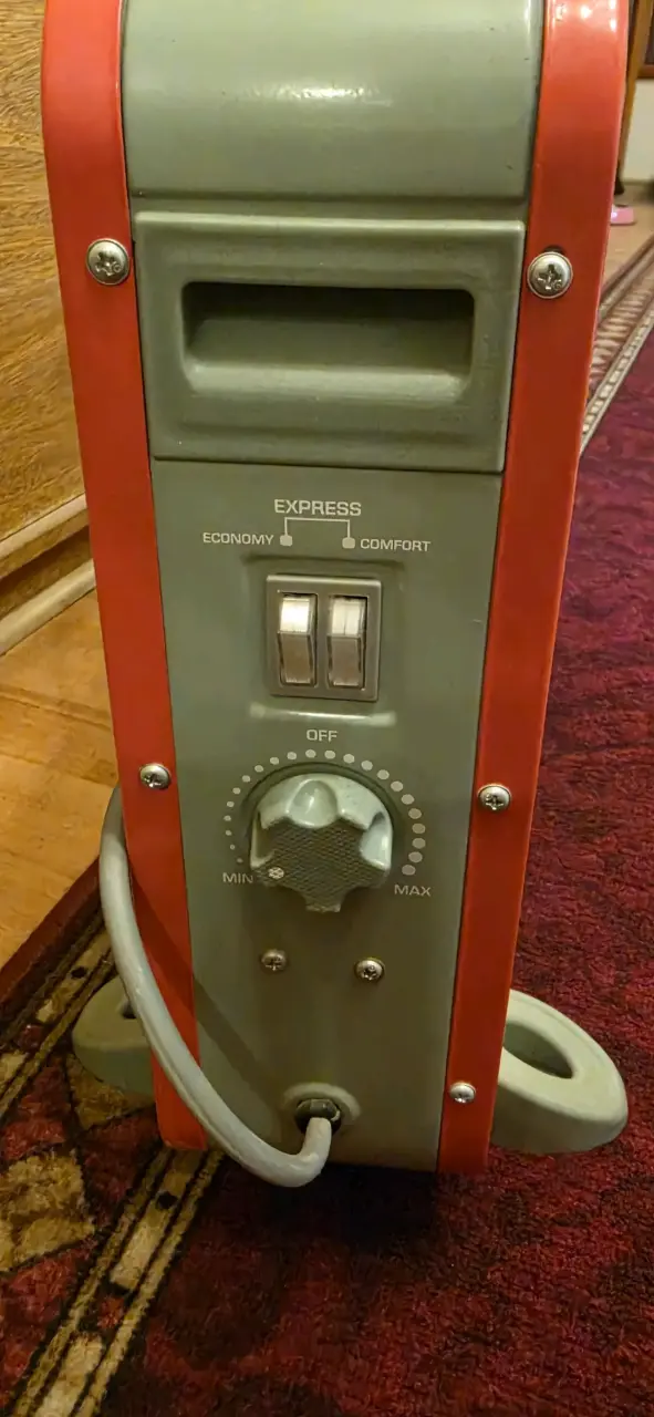 Calefactor oleoeléctrico rojo portátil - 2