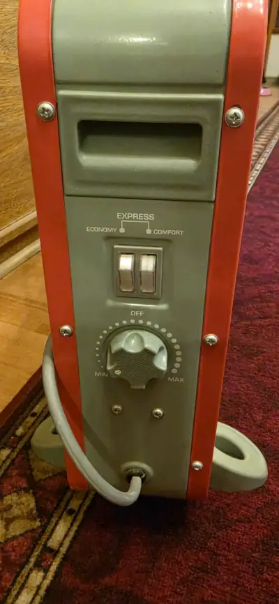 Calefactor oleoeléctrico rojo portátil - miniatura 2