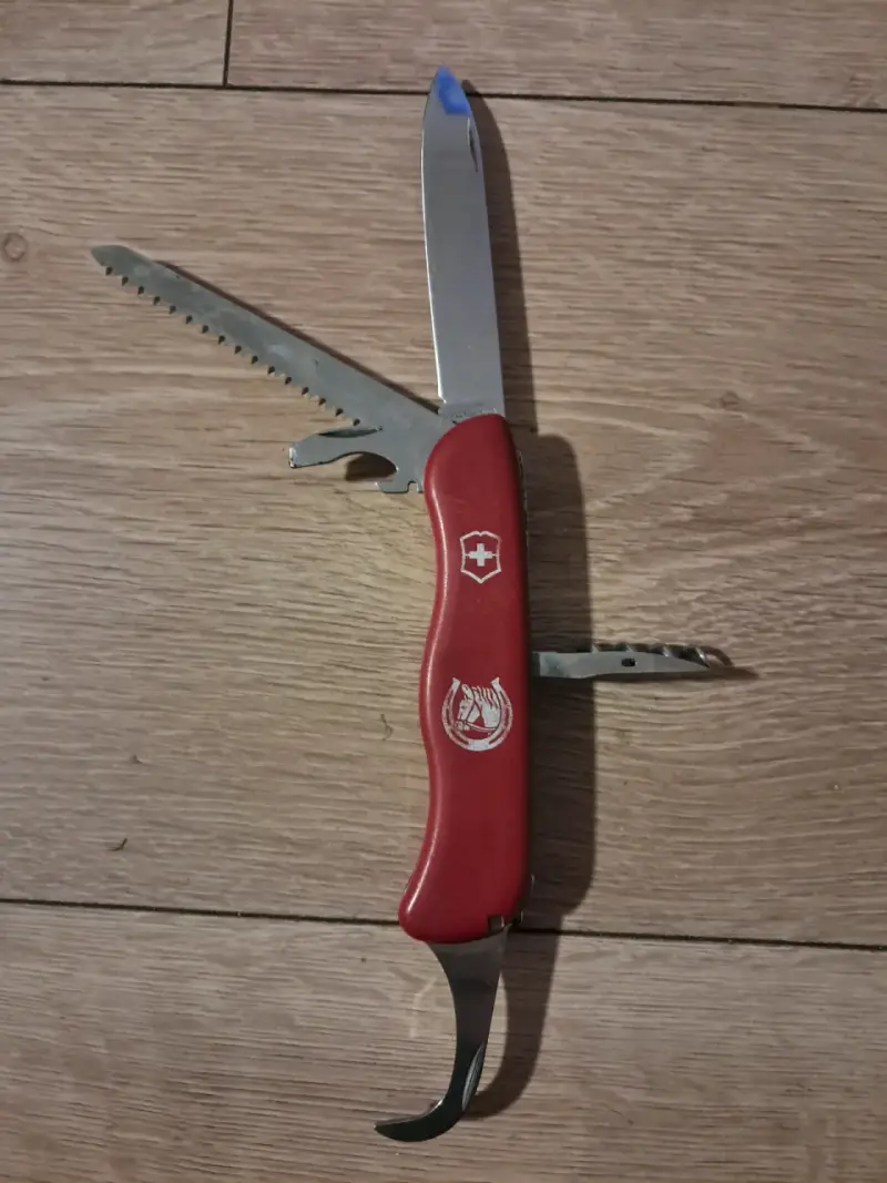 Navaja suiza multiusos roja Victorinox - 1