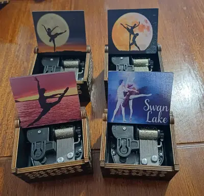 Cajas de música a manivela - miniatura 3