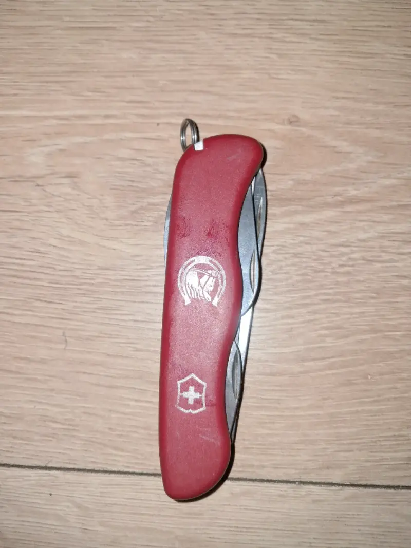 Navaja suiza multiusos roja Victorinox - 2