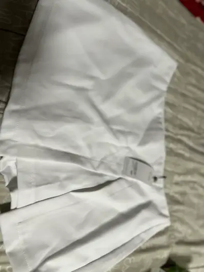 Short blanco de mujer con etiqueta - miniatura 1