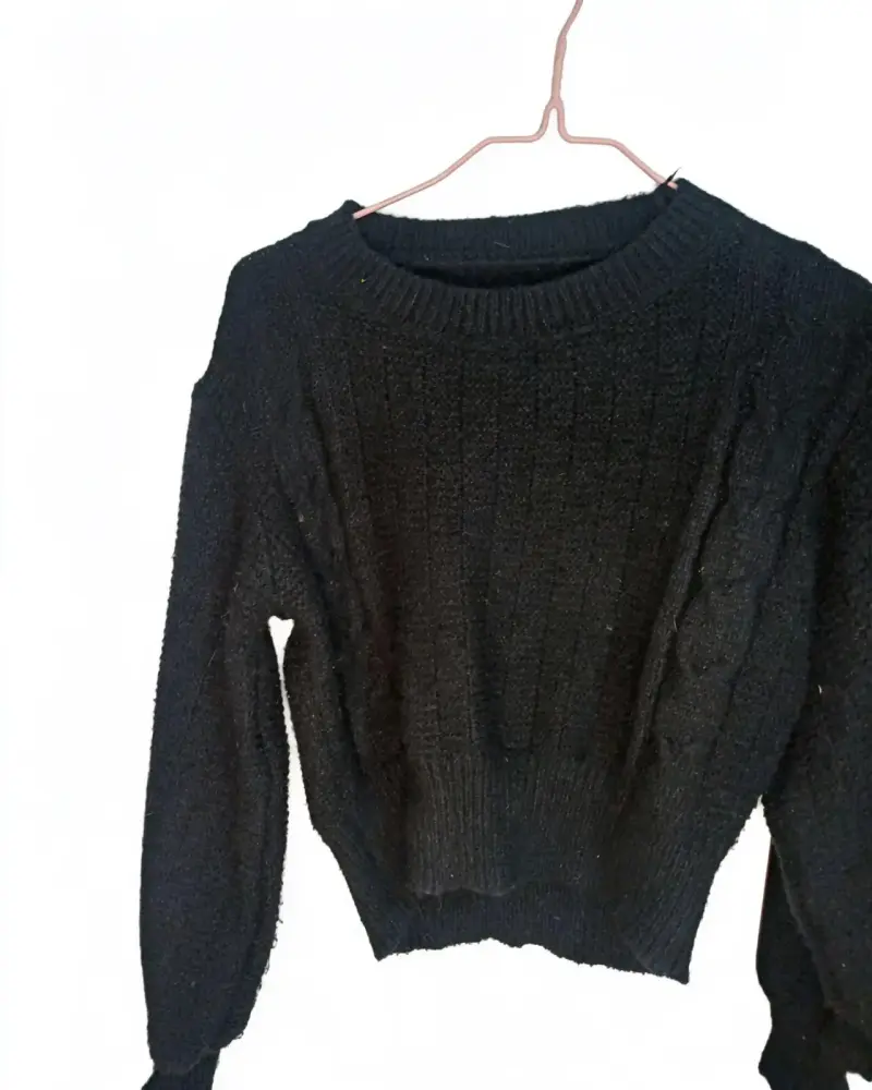 Suéter negro de lana para mujer