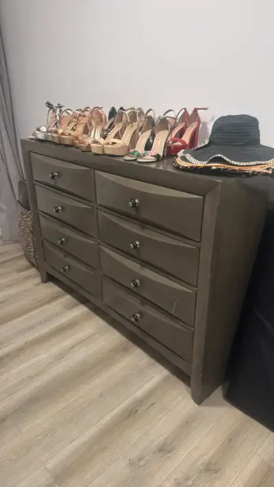 Cómoda de madera con 8 cajones - miniatura 2