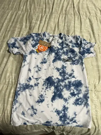 Polera tie-dye Cloudbreak azul y blanca - miniatura 1