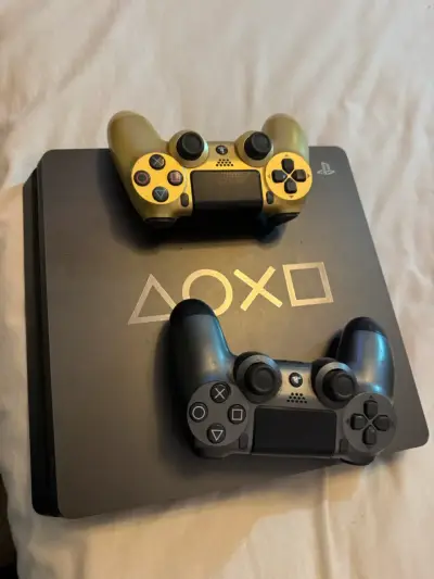 Consola PlayStation 4 1TB con dos controles - miniatura 1