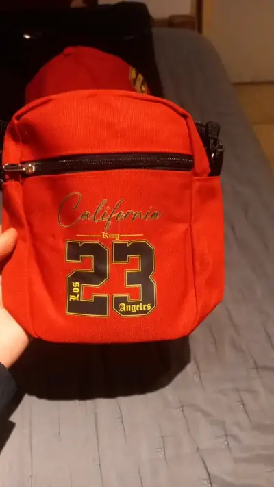 Set gorra y bolso California King 23 rojo - miniatura 3